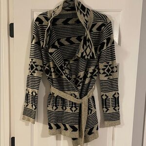Black and Tan Patterned Women's Sweater